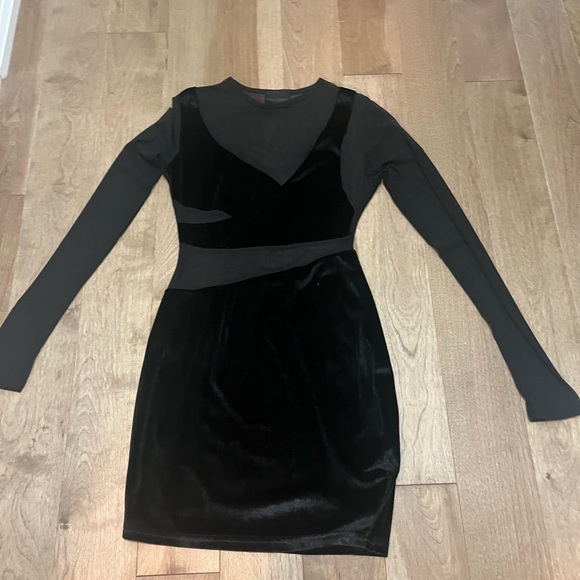 ROOM SERVICE-VELVET MESH CUT OUT DETAIL MINI DRESS - Picture 3 of 8